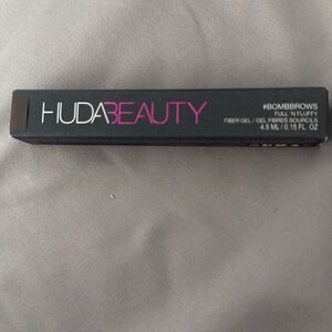 Huda Beauty bombbrows full n’ fluffy in rich brown